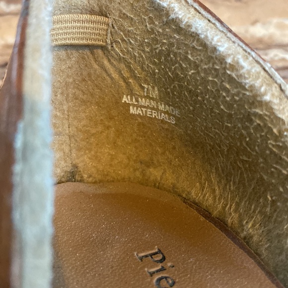 2/$25. Pierre Dumas flexibles Brown synthetic leather pumps in size 7. - Picture 9 of 9